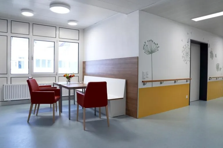 Stiftung Liebenau – Krankenstation für Menschen mit Mehrfachbehinderung, St. Lukas Klinik | Umbau Station – Ansicht 2